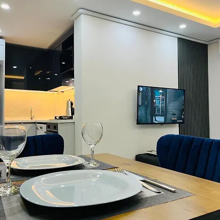 9 Modern Lux Fully Furnished *